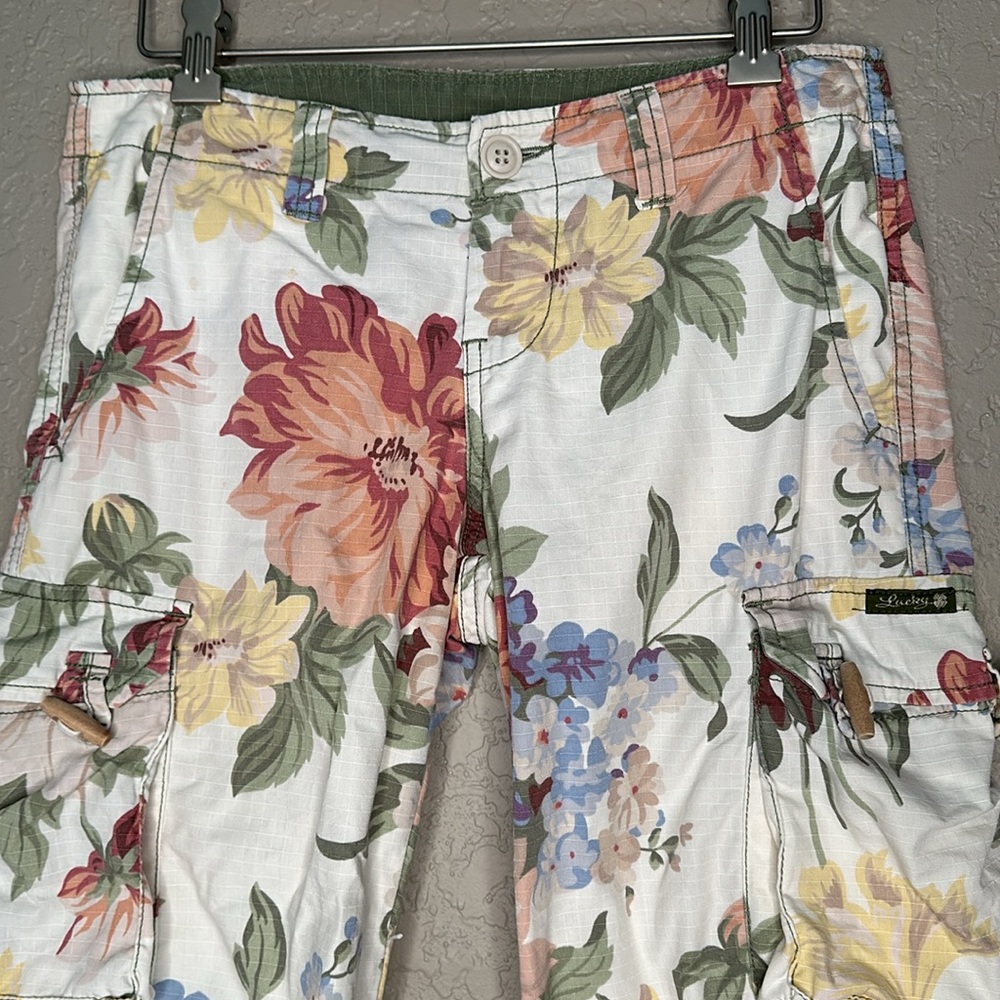 Y2K style Lucky Brand crop floral cargo pants - Picture 2 of 13